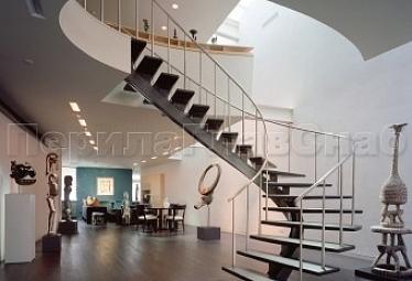 Изготовление лестниц для загородного дома купить в Волгограде