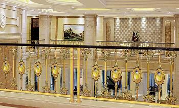 Латунные перила под золото в Волгограде. Готовые проекты ПерилаГлавСнаб