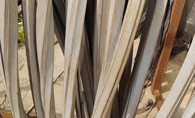 Уплотнитель в поручень с пазом 24х24 для стекла 10мм, EPDM СЕРЫЙ сорт 2 УЦЕНКА Фk312-G-с2 2